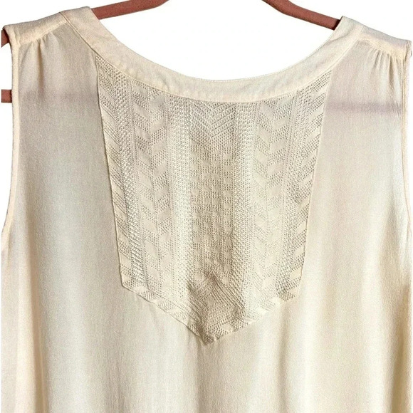 GAP sleeveless blouse,  cream, Medium, Embroidery, feminine, Office, Layering - Picture 2 of 7